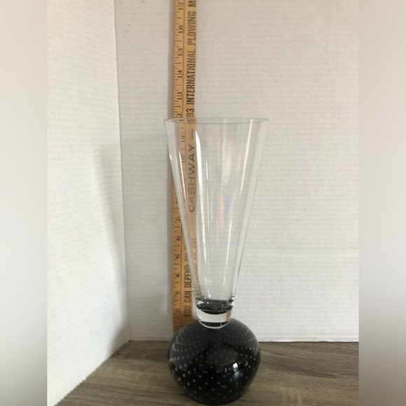 Vtg Hand Blown Glass Vase with Black Base with Controlled Bubbles - Picture 7 of 16
